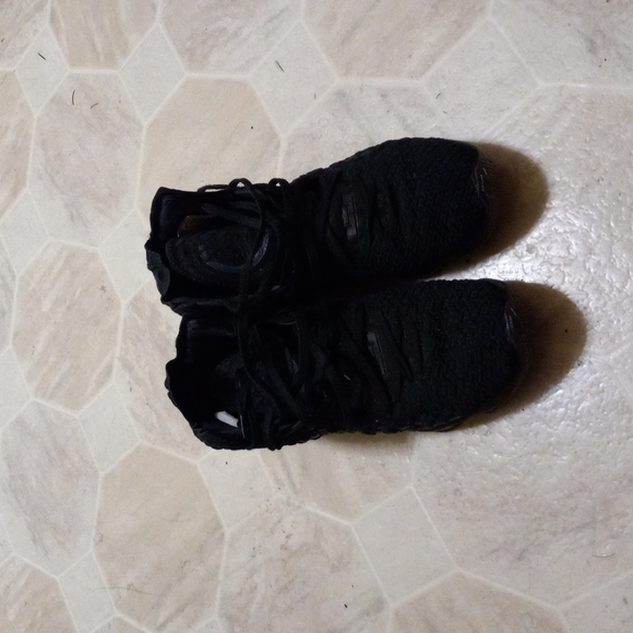 All LeBron shoes - Picture 2 of 10